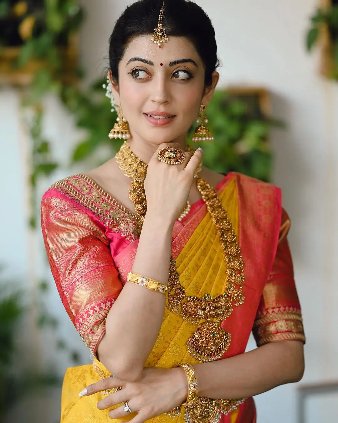 PRANITHA SUBHASH STILLS IN YELLOW SAREE RED BLOUSE 2